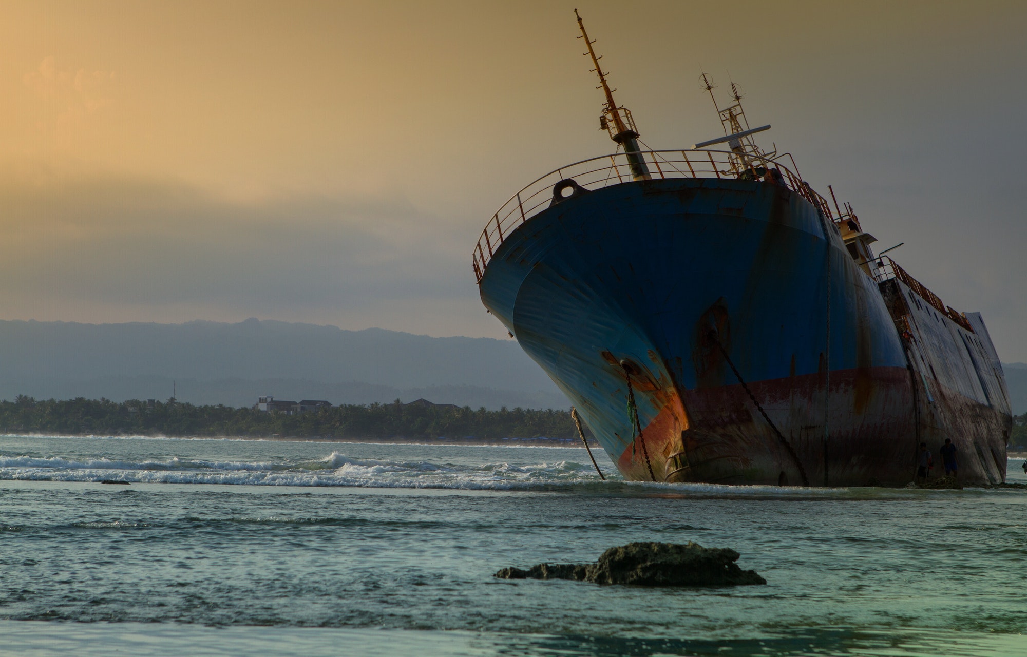 Shipwreck in south Java coastline ...