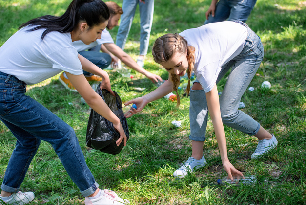Bloomerang_Foundation Group_5 Essentials for Enhancing Your Nonprofit Volunteer Program_Feature Use these five essential tips to enhance your nonprofit’s volunteer program.